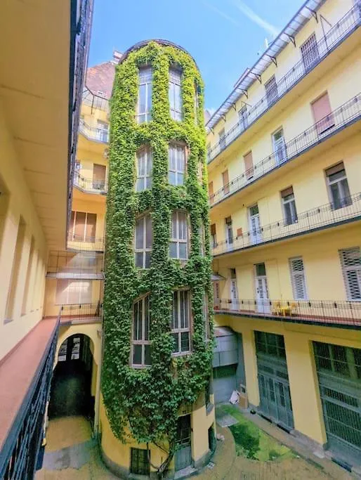 Cute 1Br Apt In Central Budapest - Purple House 0*,  Hungary