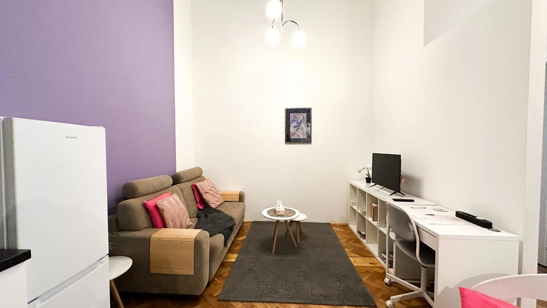 Cute 1Br Apt In Central Budapest - Purple House
