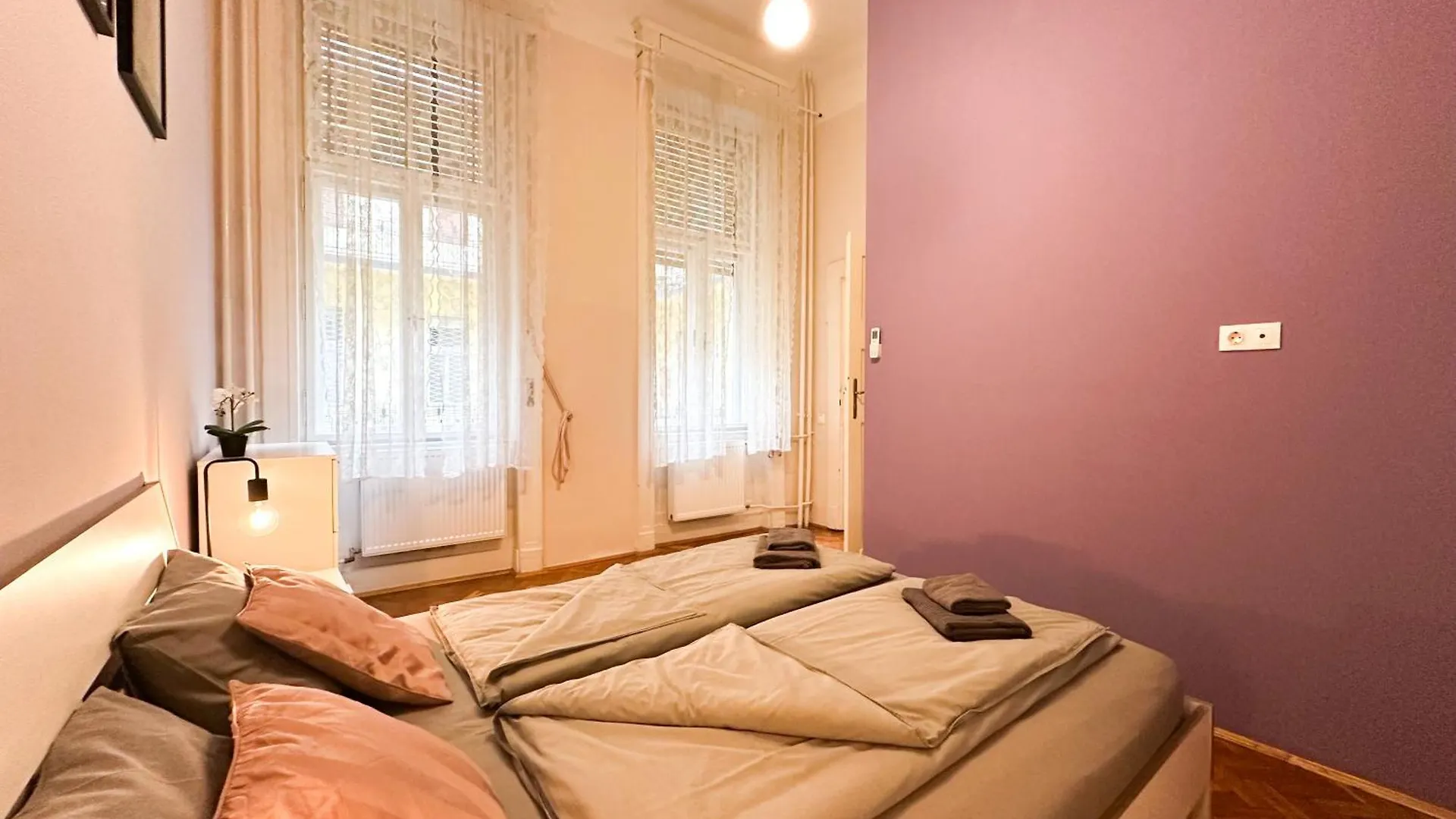 Cute 1Br Apt In Central Budapest - Purple House Maďarsko