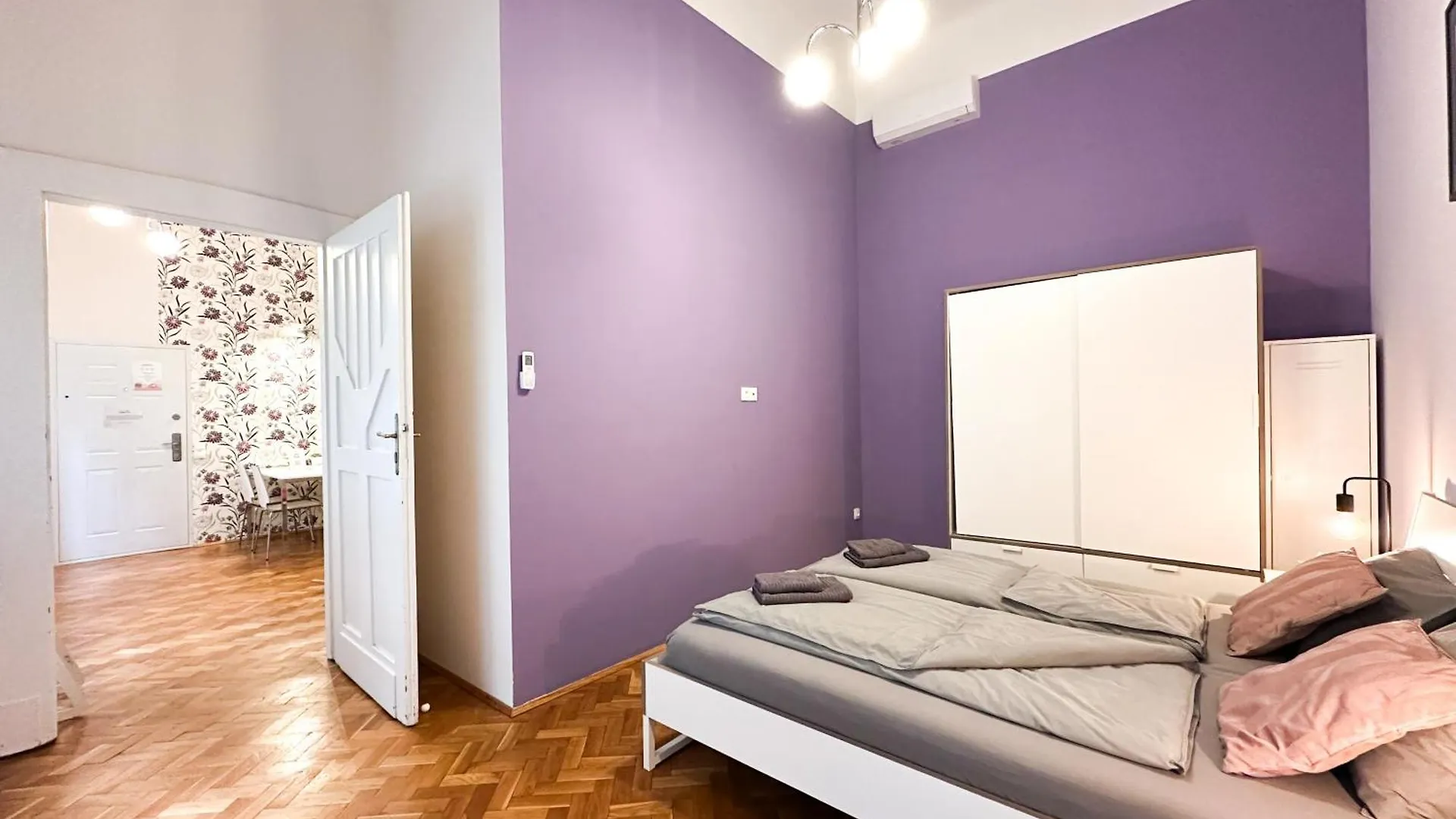 Apartment Cute 1Br Apt In Central Budapest - Purple House Hungary